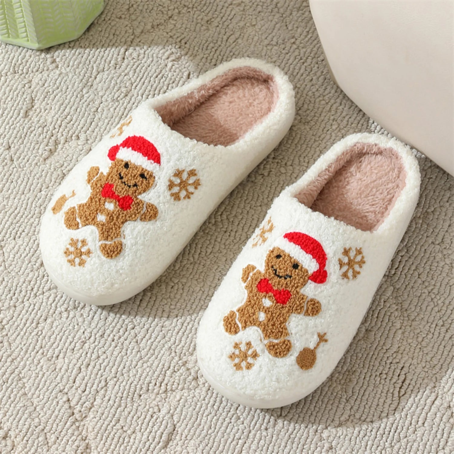 Christmas Snowflake Gingerbread Slippers Winter Indoor Non glip-glisser Chaussures de maison floue pour femmes Slippers Home