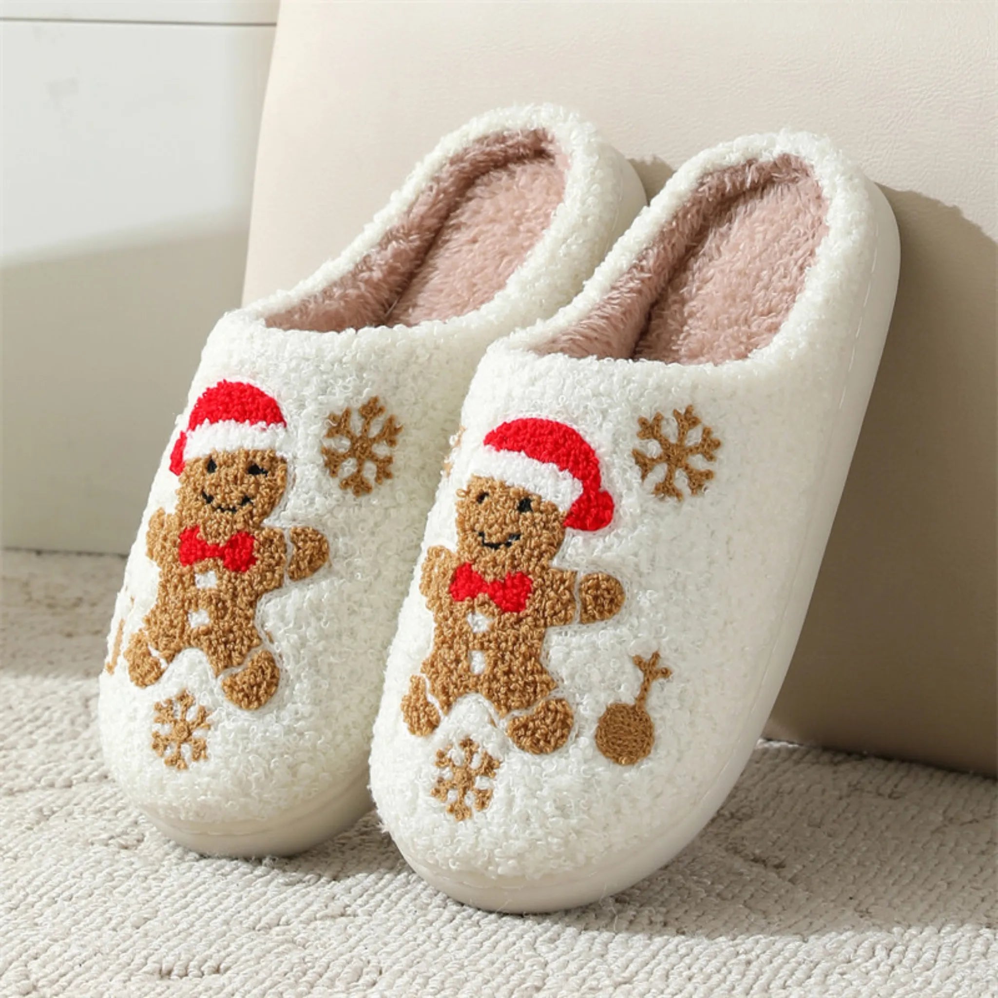 Christmas Snowflake Gingerbread Slippers Winter Indoor Non glip-glisser Chaussures de maison floue pour femmes Slippers Home