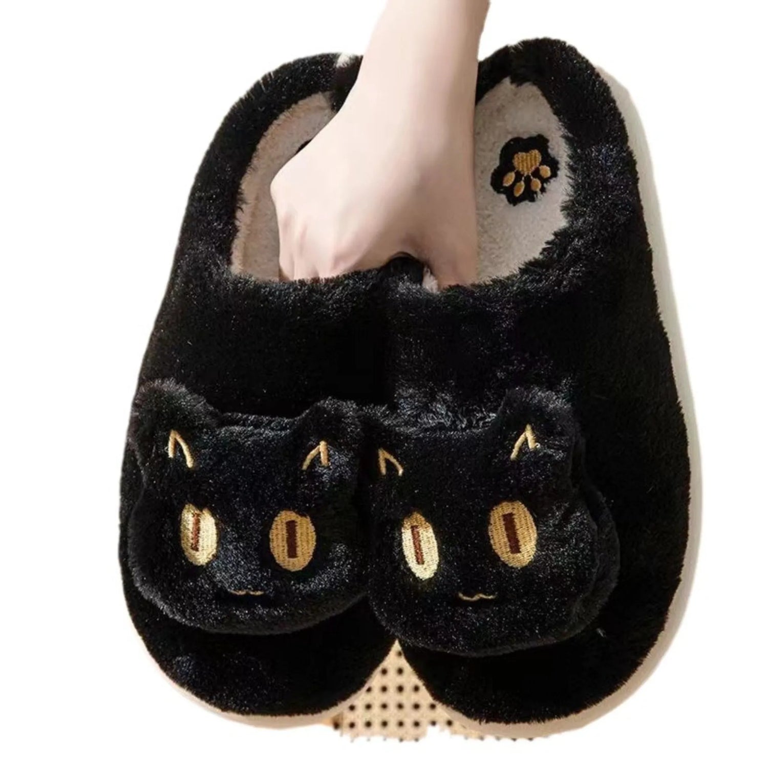 Plush Cat Face Slippers – Soft &amp; Cozy Slip-On Winter House Shoes